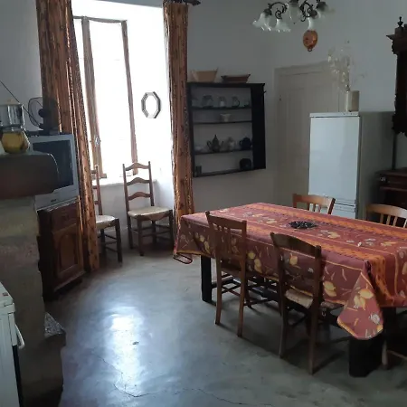 Grand En Location Dans Maison De Caractere 90 M2 *