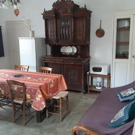 Grand En Location Dans Maison De Caractere 90 M2 Casa vacanze Pompidou