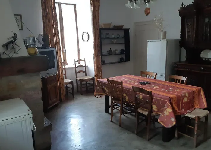 Grand En Location Dans Maison De Caractere 90 M2 *