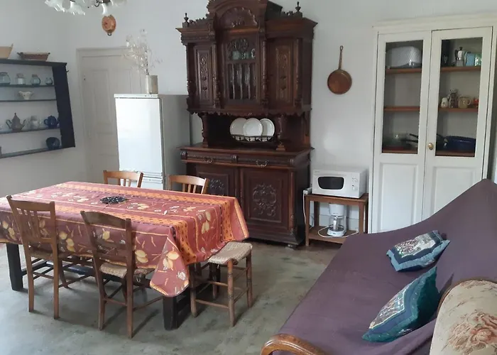 Grand En Location Dans Maison De Caractere 90 M2 بيت للعطل Pompidou